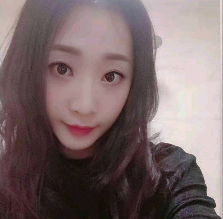 松山湖前凸后翘的极品少妇